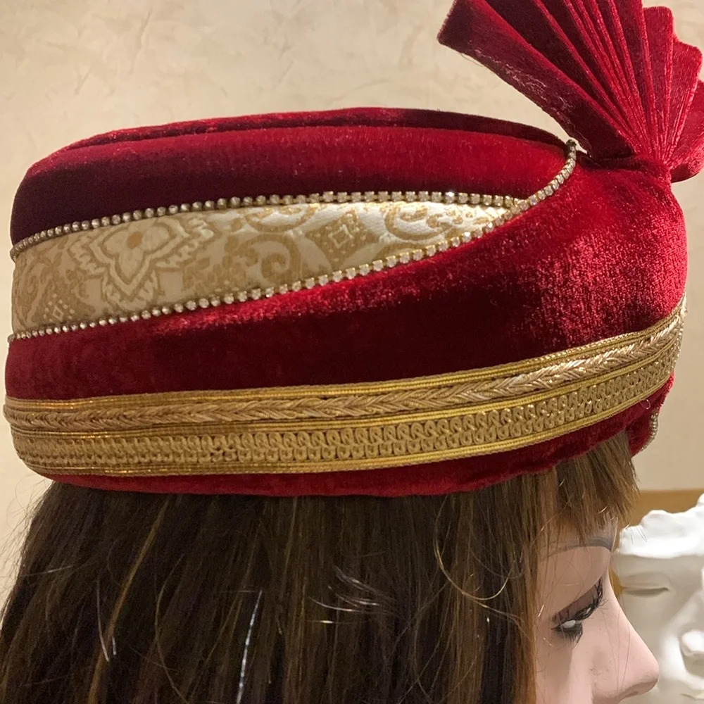 BEAUTIFUL Men’s Deep Red Velvet/ Indian groom /wedding/ turban /SAFA head piece - Picture 7 of 9